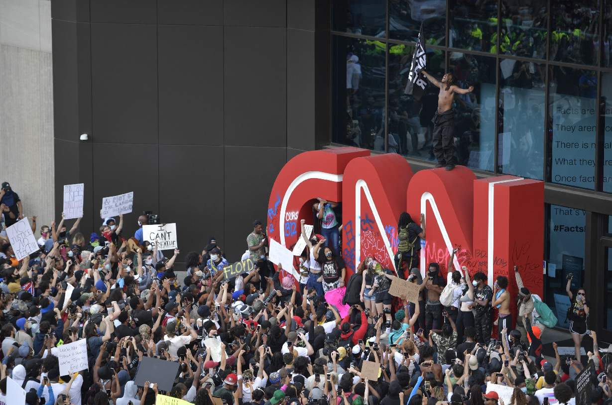 美國騷亂持續CNN總部被蹂躪- 即時- 點新聞