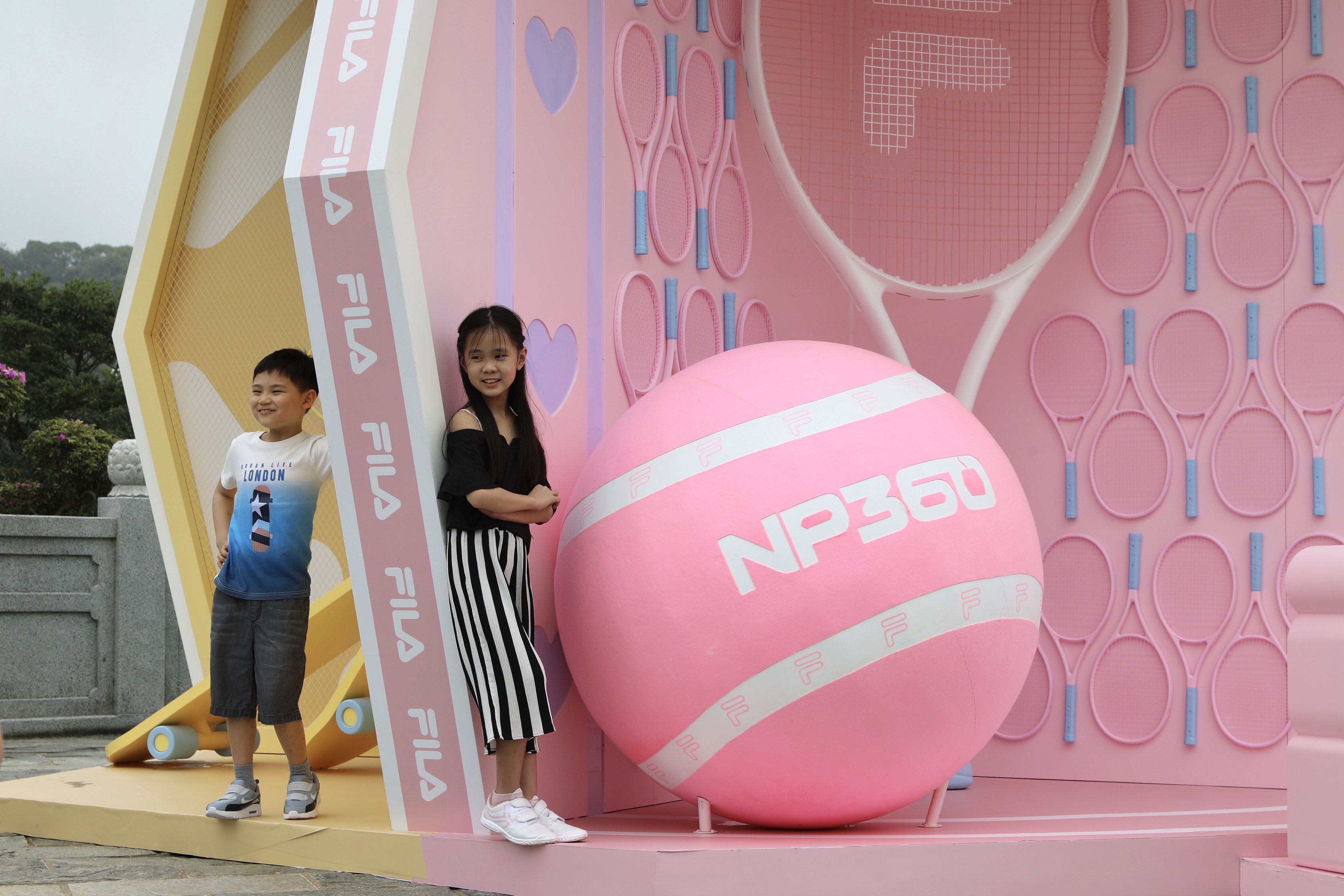 昂坪360纜車服務受疫情影響今年兩度煞停，旅遊業亦復甦無期。昂坪360針對港人旅遊模式改變，與運動品牌合作，明日（24日）起推出戶外運動節活動。（點新聞高俊威報道、記者李斯哲攝）