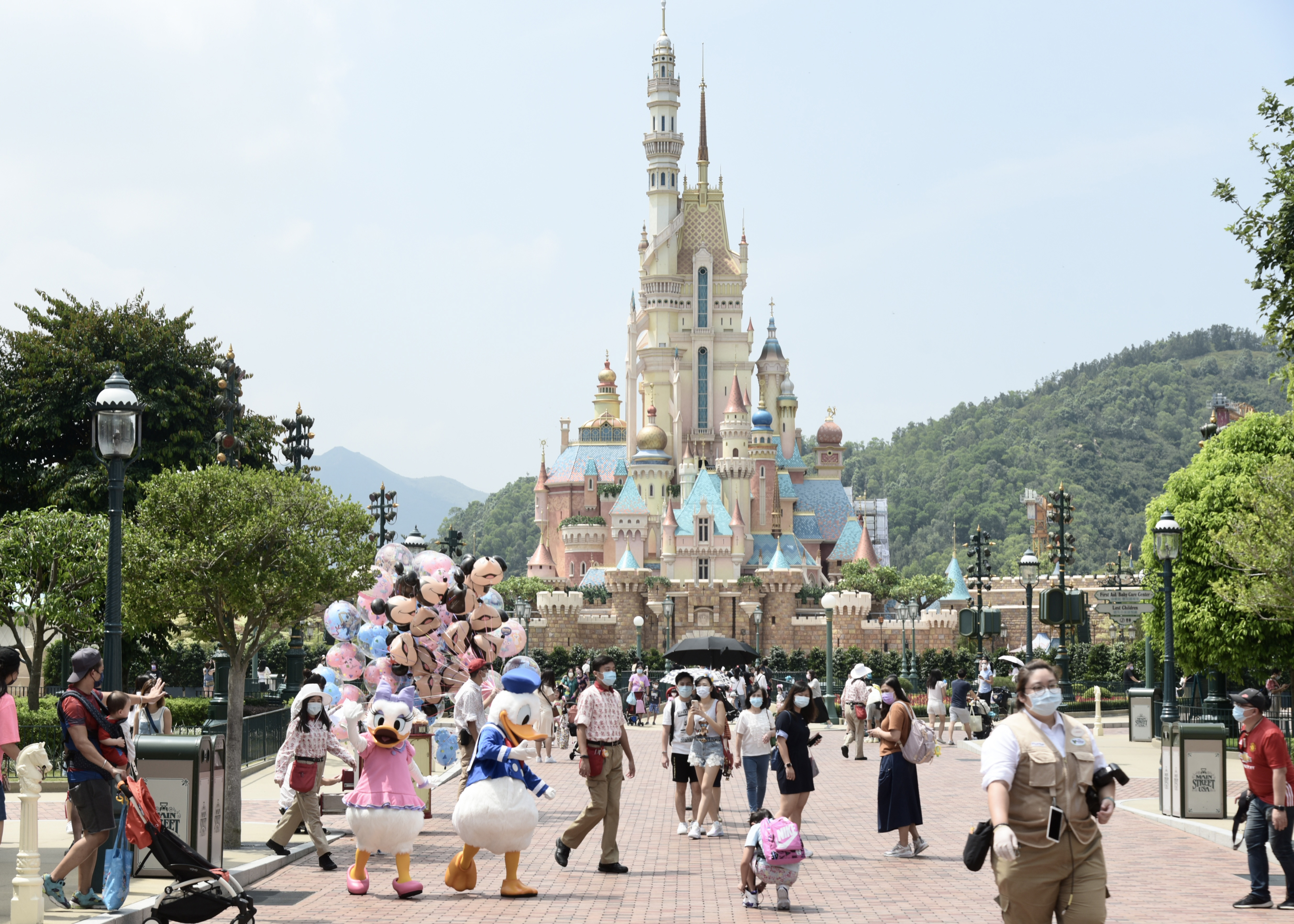 香港迪士尼乐园15周年庆典启动 奇妙梦想城堡正式开园-新旅界