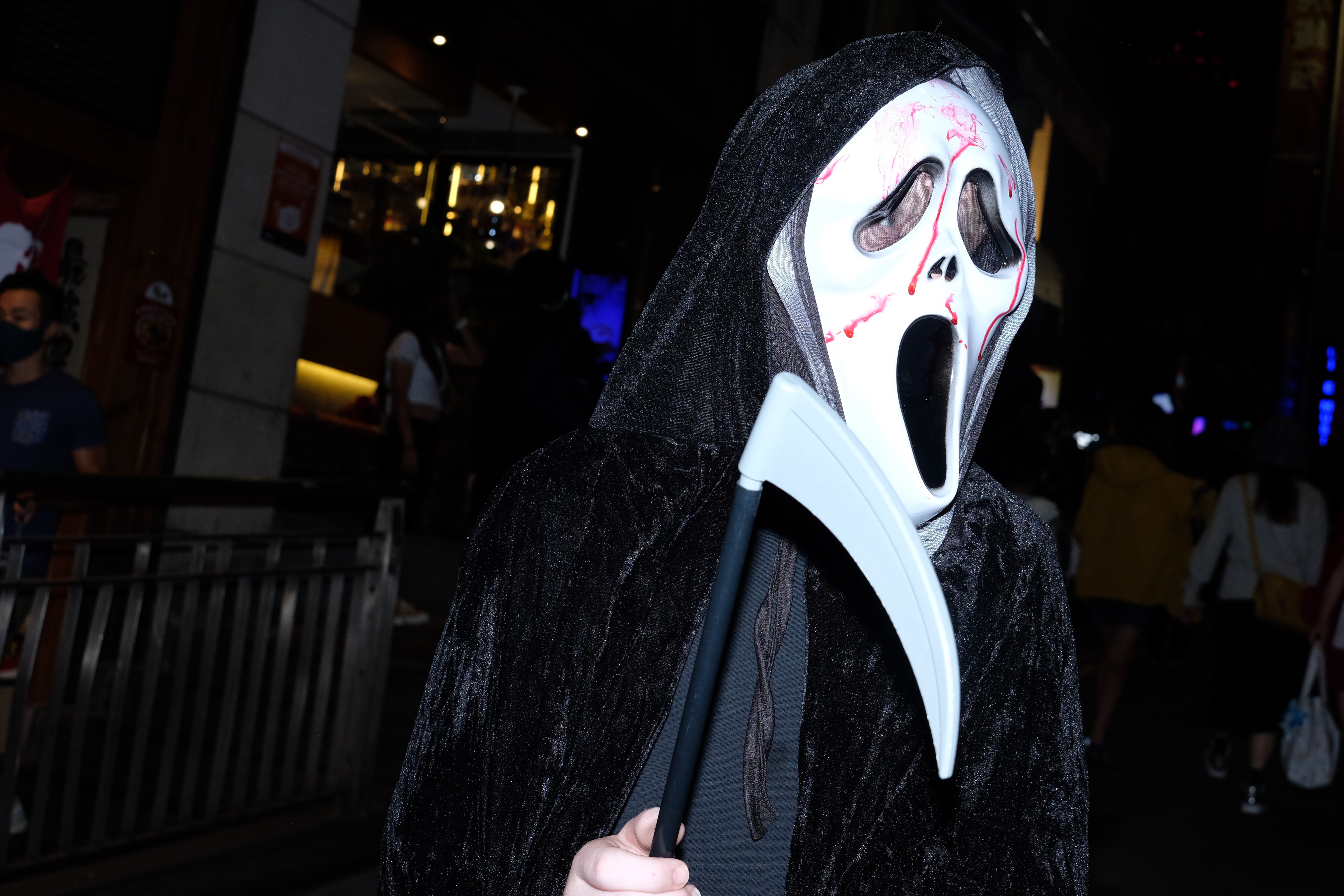 報告阿Sir！呢度有「鬼」無佩戴口罩！（點新聞記者 麥鈞傑攝）