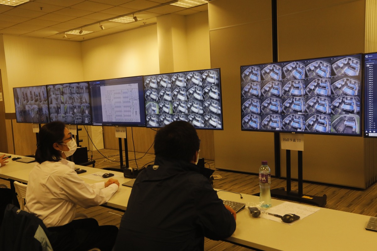 亞博館社區治療設施中的第8號及第10號館明日（3日）起接收新冠確診病人，兩館共可提供500張病床及20個負氣壓治療室。（點新聞記者攝）