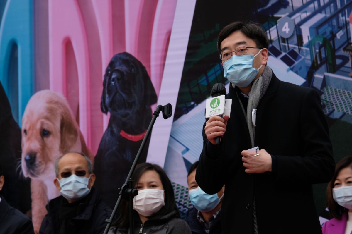 全國政協常委高永文出席儀式。他表示，全港有200多間荒廢村校，資源整合下可以增加慈善機構使用量，作為公共服務，令各階層有需要人士得到更適當支援。（點新聞記者麥鈞傑攝）