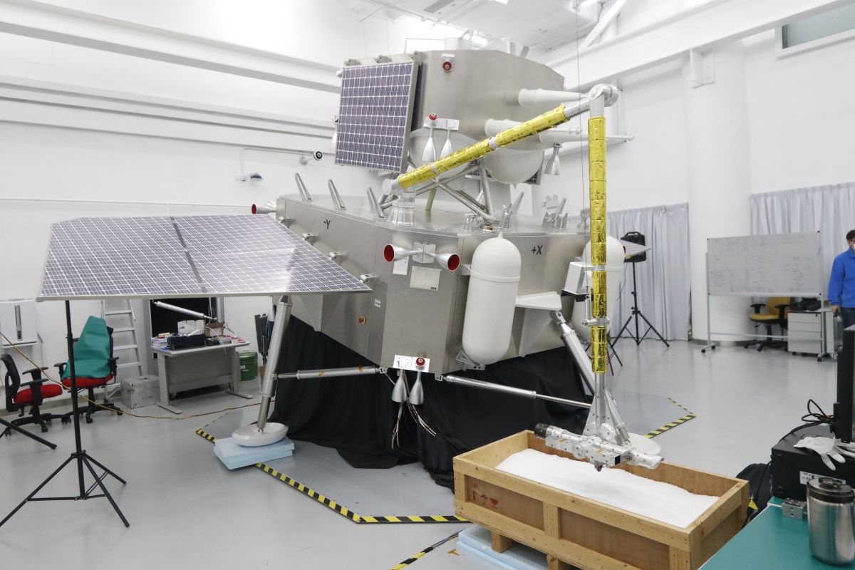 研發團隊介紹裝置運行原理。（點新聞記者攝）