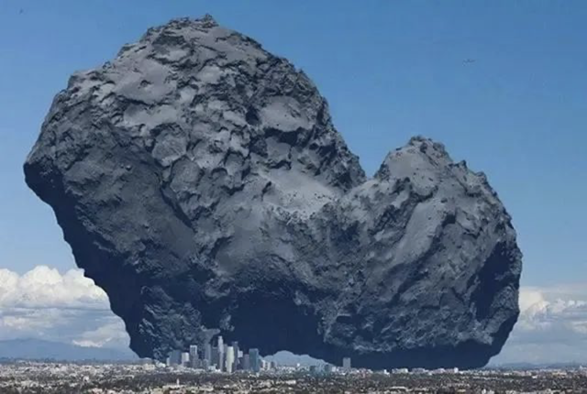 Rosetta probe's object 67P/Churyumov-Gerasimenko comet vs. Los Angeles (Internet)