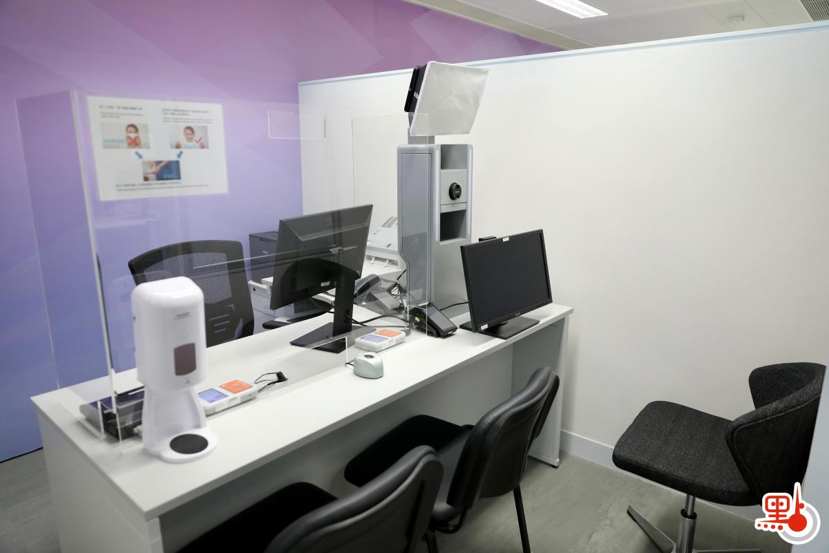 市民可於辦事處同時申請各種證件。(點新聞記者李斯哲攝)