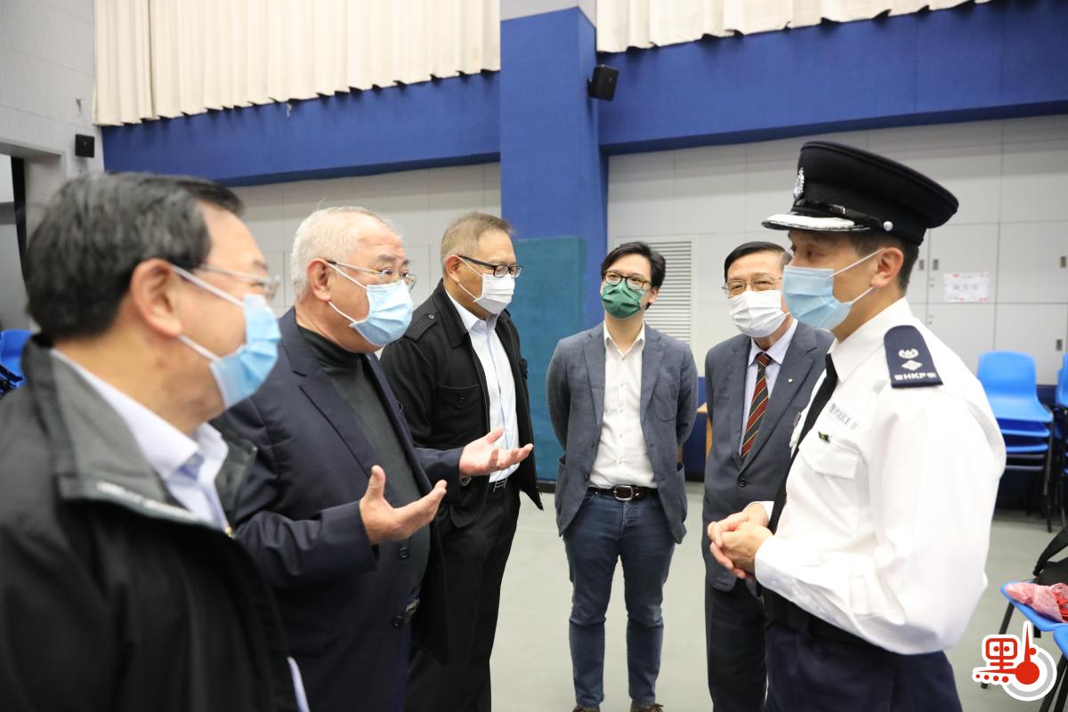 中華出入口商會慰問警隊。