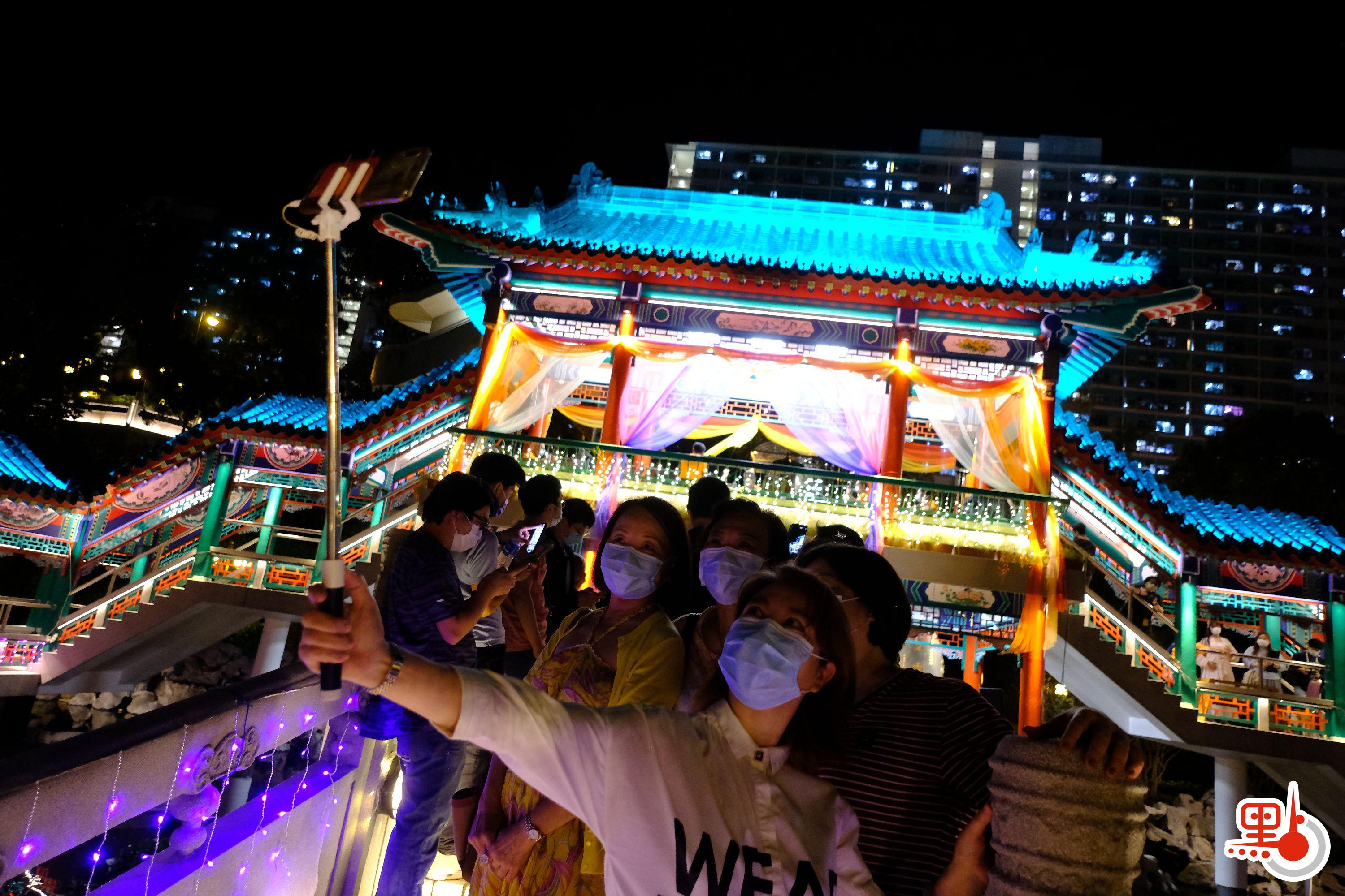 黃大仙祠延長開放。（點新聞記者麥鈞傑攝）