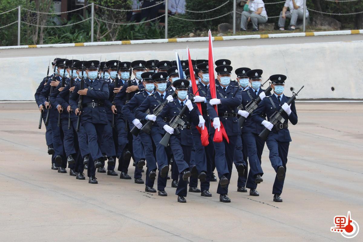 Thursday (Apr. 15) morning's opening ceremony of National Security Education Day kicked off a series of activities to mark its first celebration since the implementation of the National Security Law for Hong Kong. The Hong Kong Police College holds an open day for the public to learn more about the significance of national security and the work of the police force in safeguarding national security. Starting at 9:15 a.m., more than 1,000 people were admitted and seated, and the police held a flag-raising ceremony and played the national anthem.