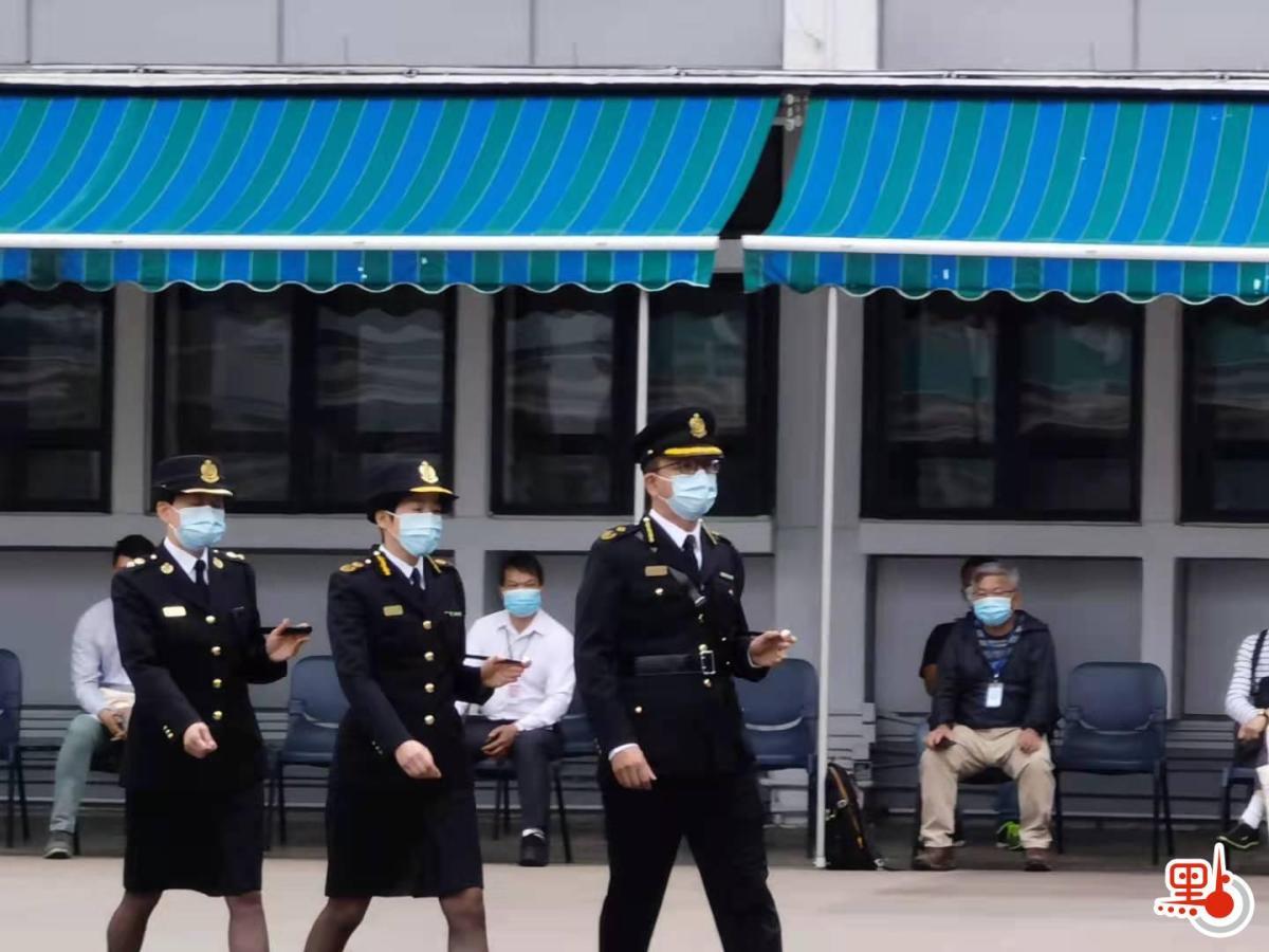 The Commissioner of Customs and Excise of HK, Mr. Hermes Tang Yi-hoi attended the ceremony.