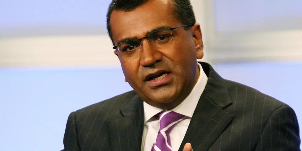 Former BBC reporter Bashir says sorry to princes over Diana interview