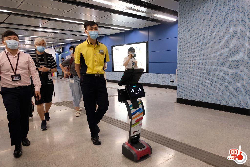 港鐵智能問答機械人。（點新聞記者麥鈞傑攝）