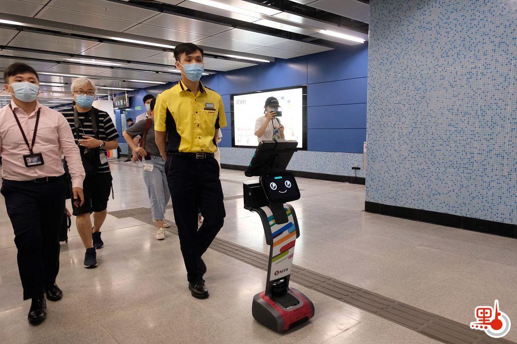 港鐵智能問答機械人。（點新聞記者麥鈞傑攝）