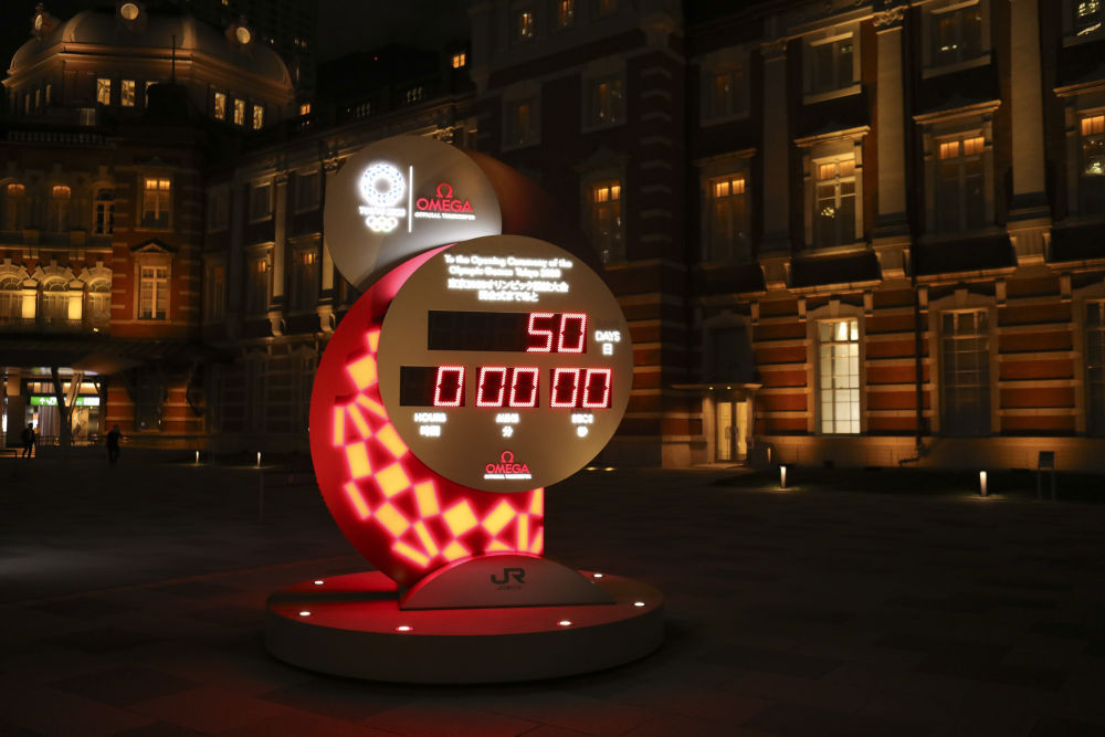 圖為位於東京站廣場的奧運會倒計時牌。（新華社圖片）