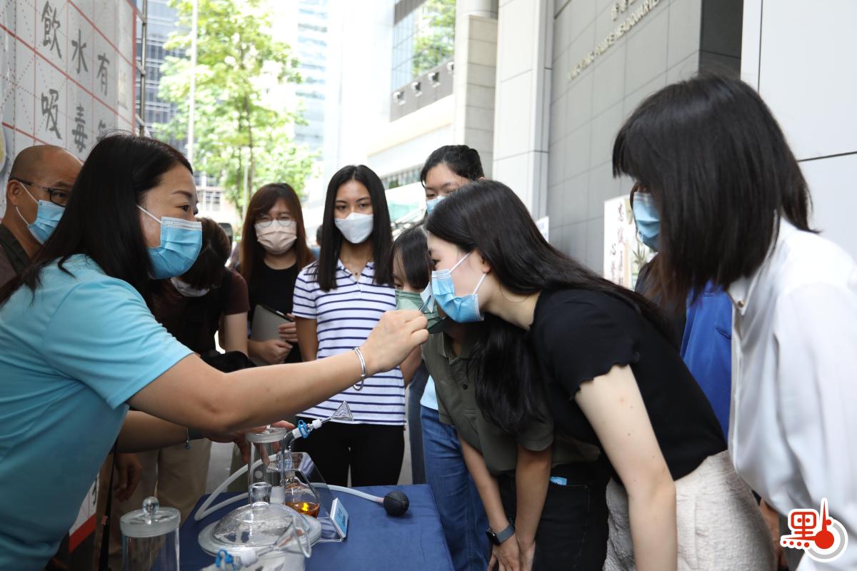 此外，警方還將在周三(16日)舉行「616禁毒講座」，邀請不同界別的嘉賓講者交流，包括毒品專家醫生、社工及律政司、禁毒處代表，向市民提供不同資訊，辨識懷疑吸毒個案的資訊，講座會在當日晚上在警方的社交平台直播。（點新聞記者李斯哲攝）