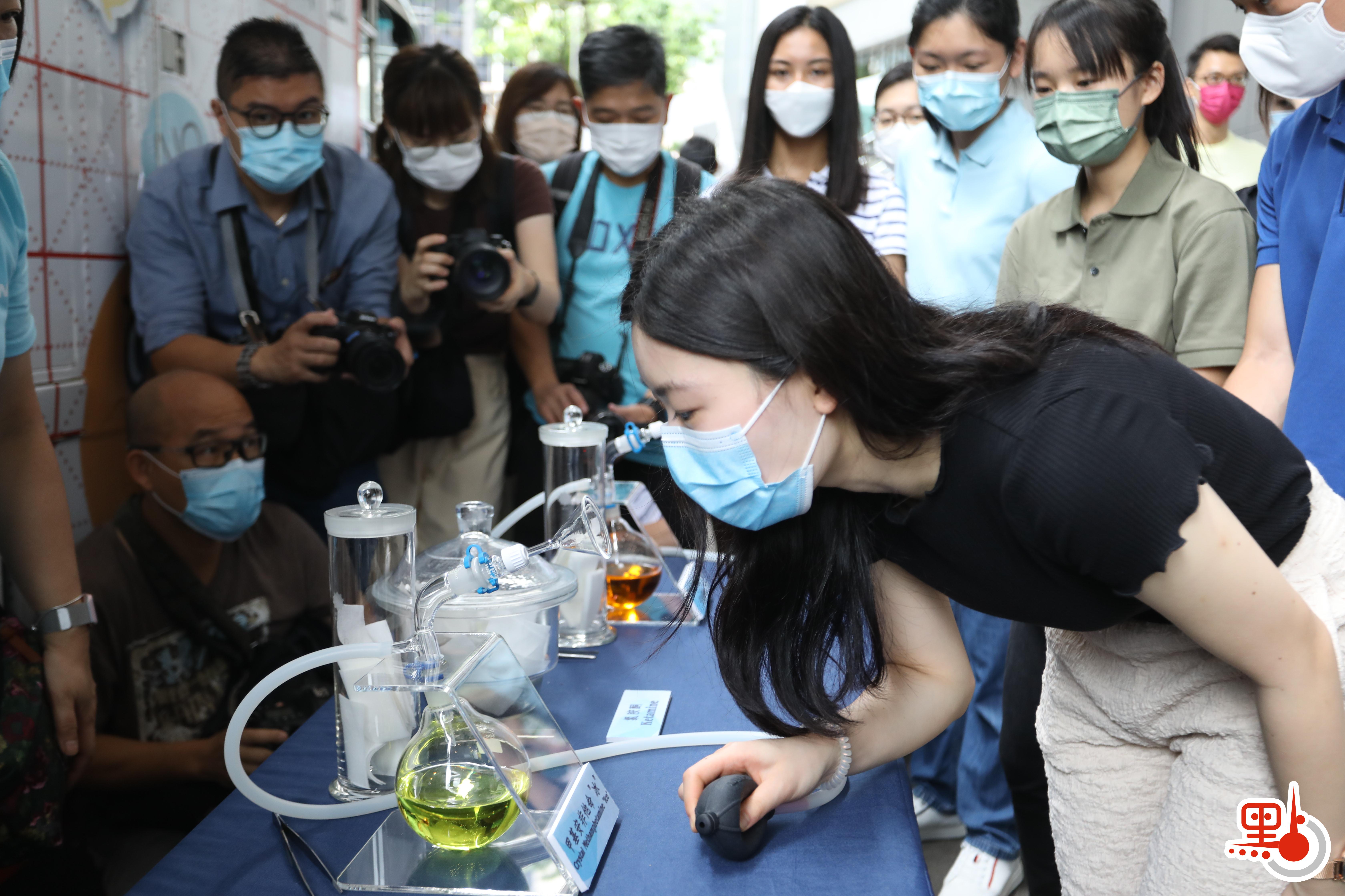 毒品調查科署理總警司吳穎詩表示，今年首5個月涉及毒品案被捕的青少年有278人，較去年同期增加近6成，當中最年輕涉及毒品案的被捕青年只有14歲。（點新聞記者李斯哲攝）