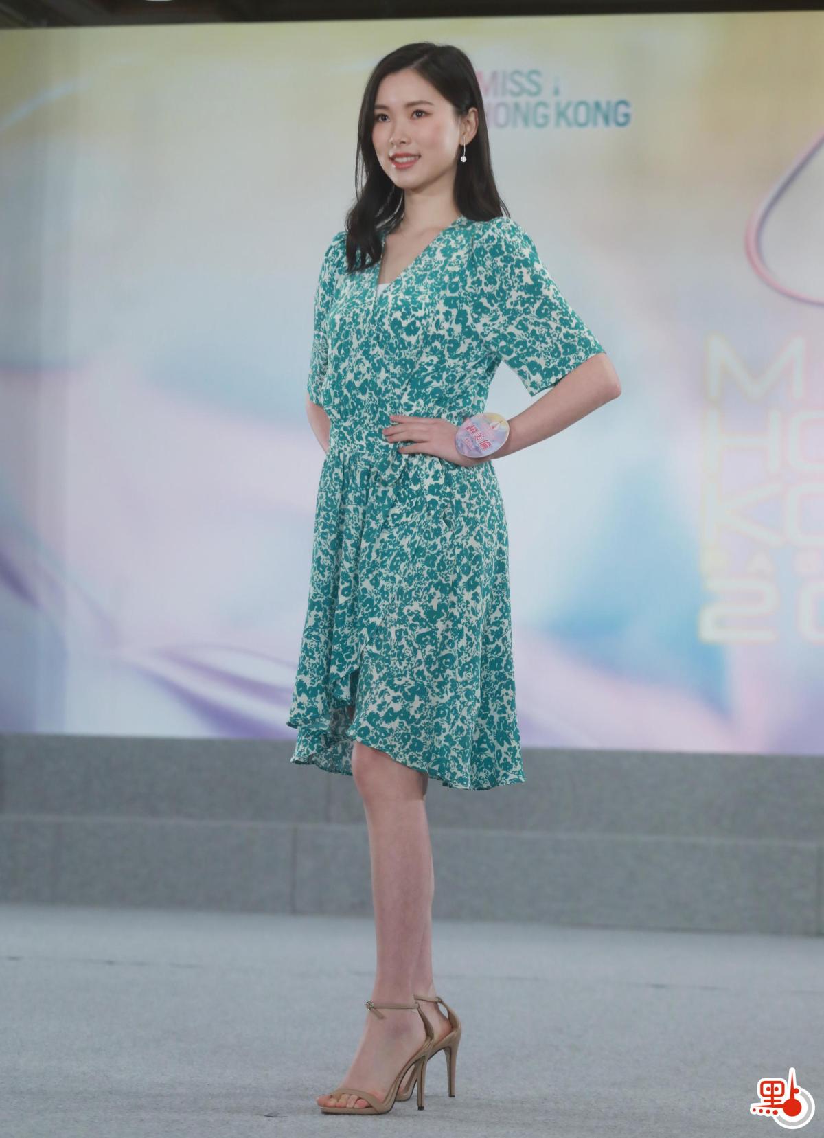 18歲趙美倫(Mona Zhao)，是一名學生，身高168cm，志向是成為一位善良樂觀、積極努力、不停進步的人。她和同樣18歲的施茉莉亦是最年輕的入圍者。（點新聞記者攝）