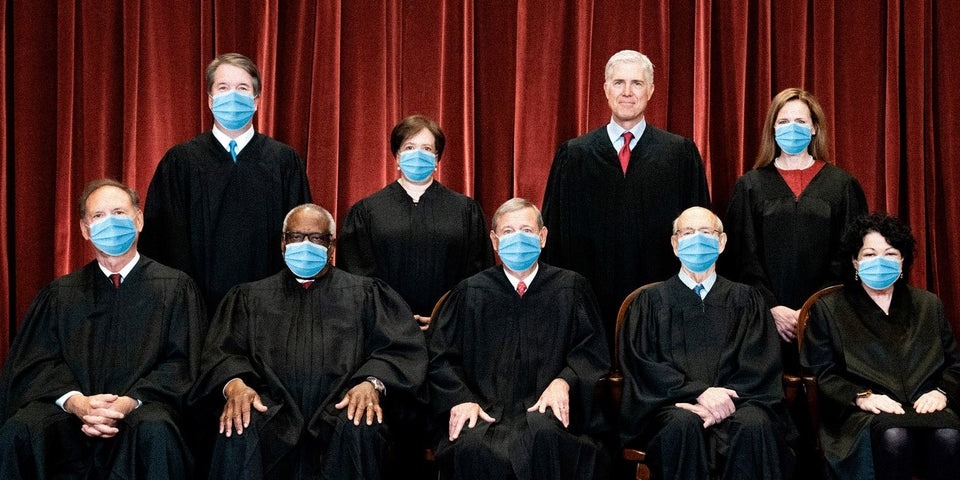 美國最高法院大法官因「開會是否戴口罩」鬧翻