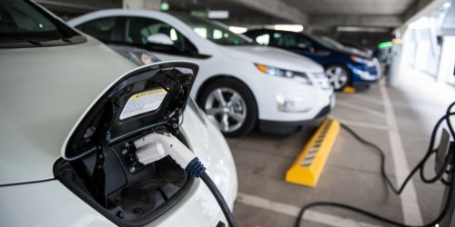 電動車佔首季新售私家車近五成　環境局料提前達成公共充電器目標