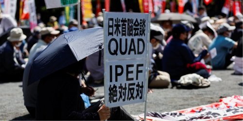 數百日本民眾東京集會遊行　強烈抗議拜登訪日