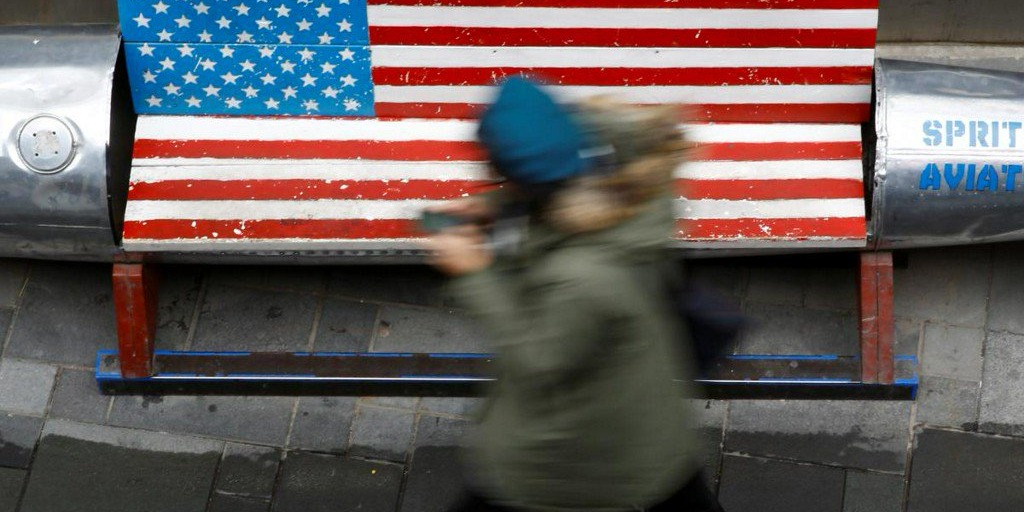 Only 6% believe U.S. will continue to dominate the world: survey