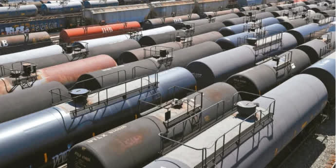 Oil Rancidiry Oil prices edge up on signs of improving demand