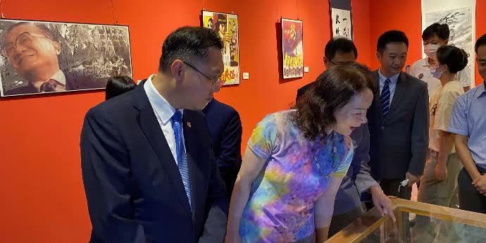 Exhibition staged in Wuhan to celebrate charm of Jin Yong's world of martial arts heroes