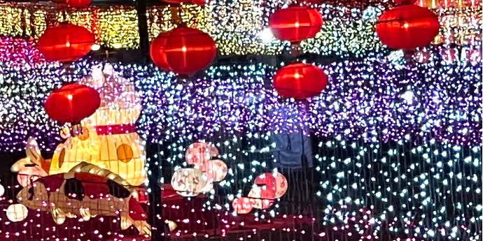 Lanterns light up HK for mid-autumn