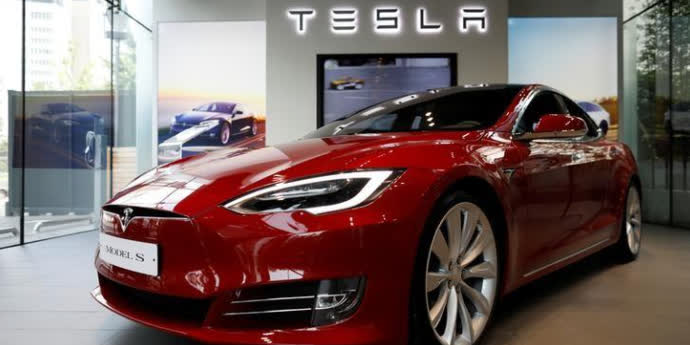Tesla recalls nearly 1.1 mn U.S. vehicles to update window reversing software