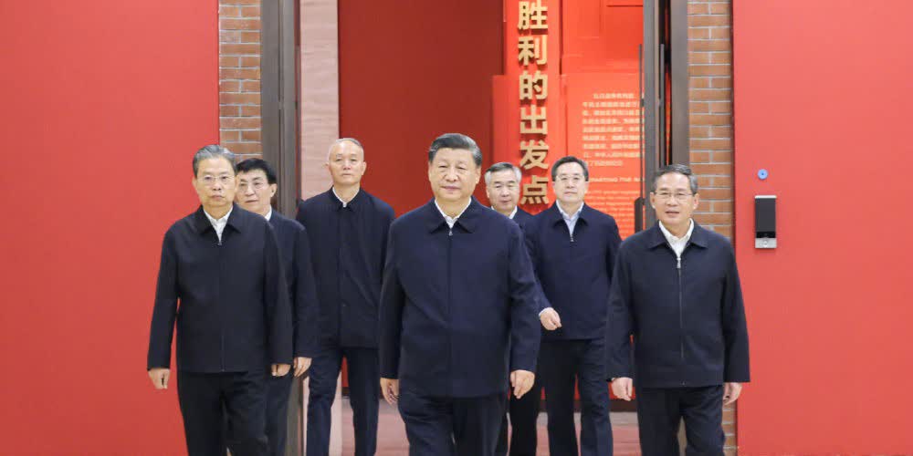 （多圖）習近平帶領中共中央政治局常委赴陝瞻仰延安革命紀念地