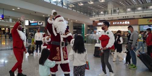 （多圖）聖誕港人忙外遊　 熱鬧的香港回來了！