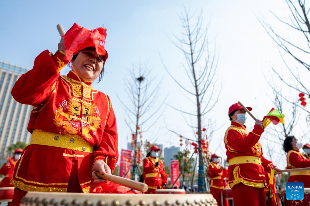 People perform drums to celebrate the upcoming Spring Festival in Wuhan, central China's Hubei Province, Jan. 18, 2023. This year's Spring Festival, or the Chinese New Year, falls on Jan. 22. (Xinhua/Wu Zhizun)