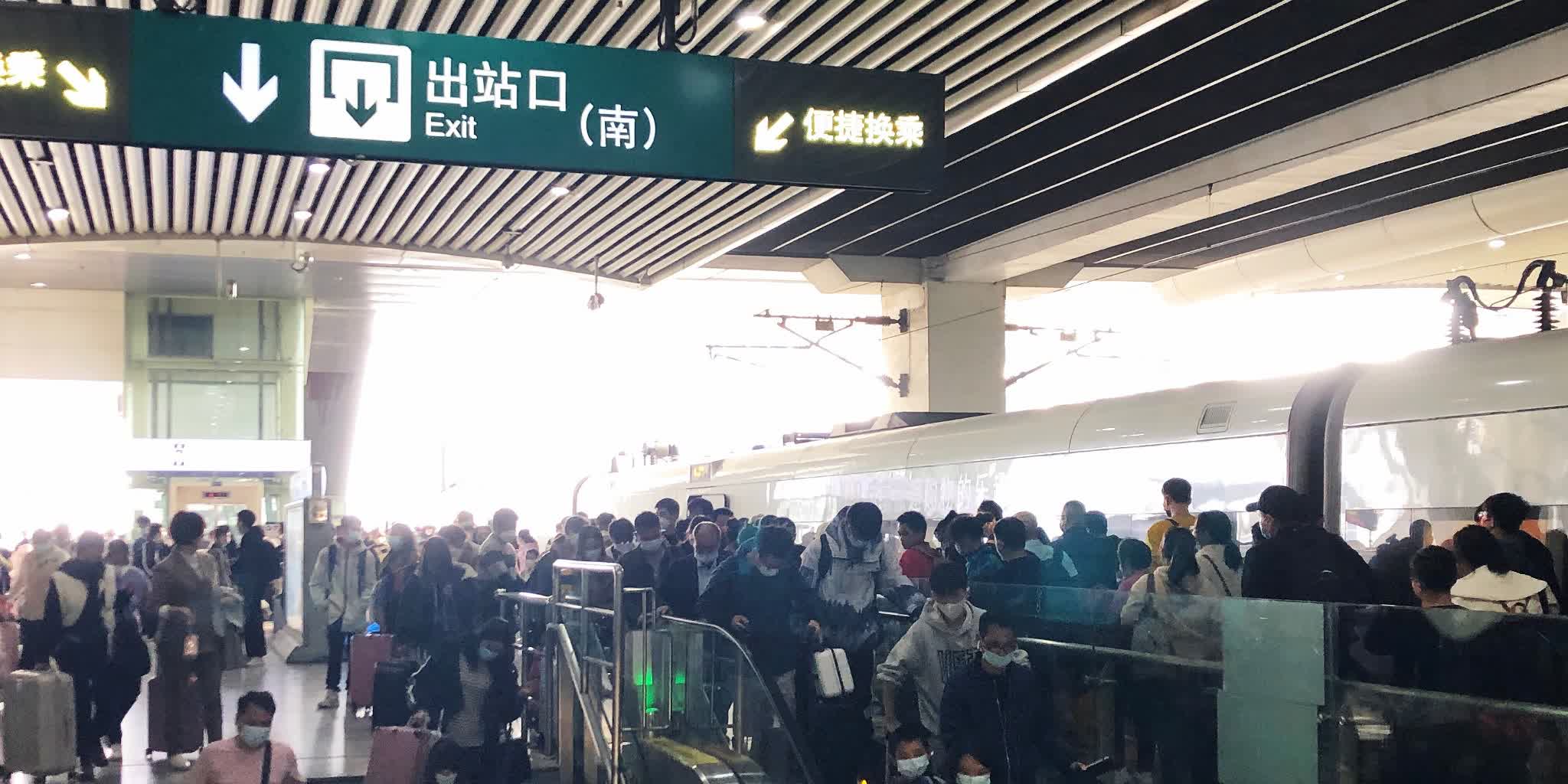 廣深港高鐵迎客流小高峰　11天發客逾140萬