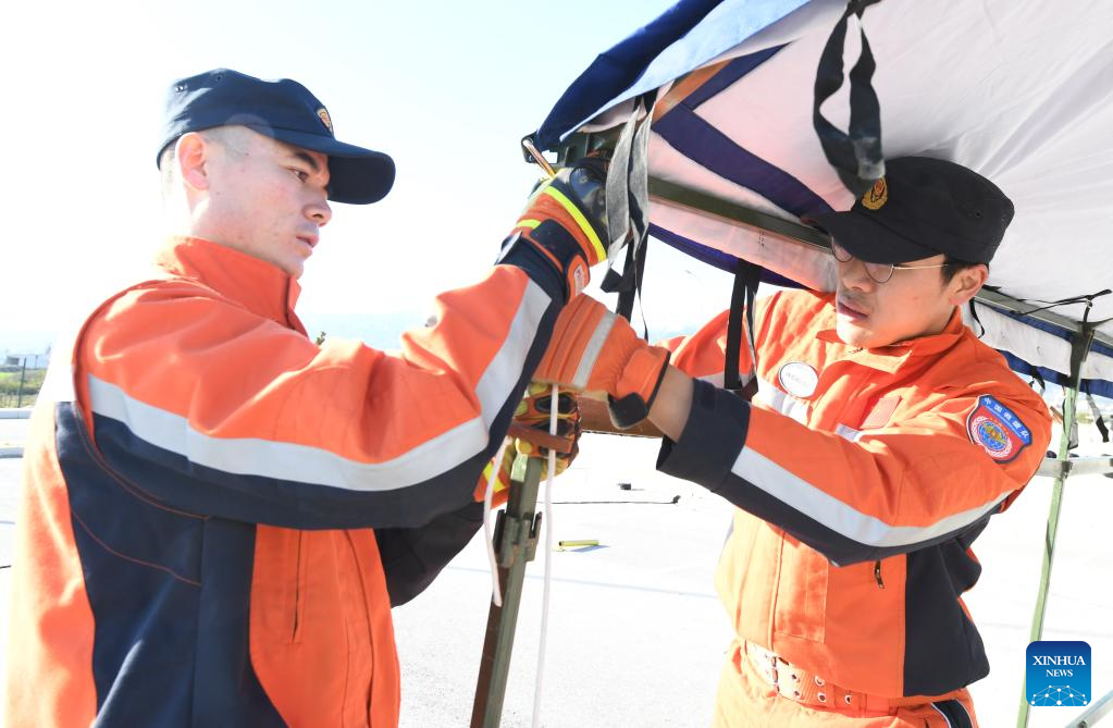 Members of the China Search and Rescue Team carry out operation on earthquake debris in the southern province of Hatay, Trkiye, Feb. 8, 2023. (Xinhua/Shadati)
