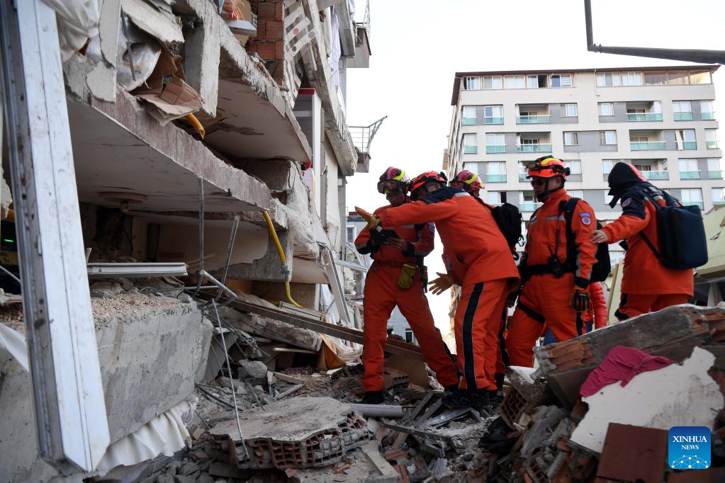 Members of the China Search and Rescue Team carry out operation on earthquake debris in the southern province of Hatay, Trkiye, Feb. 8, 2023. (Xinhua/Shadati)