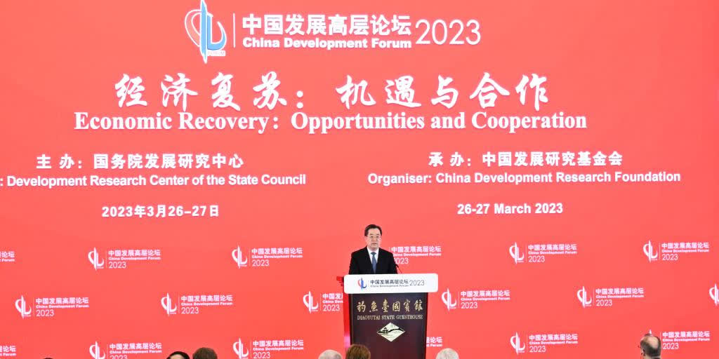Chinese vice premier stresses expanding opening-up