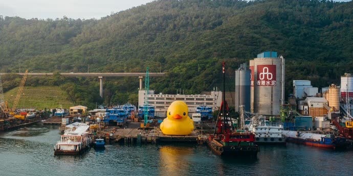 Iconic rubber duck returns to HK, bringing its friend