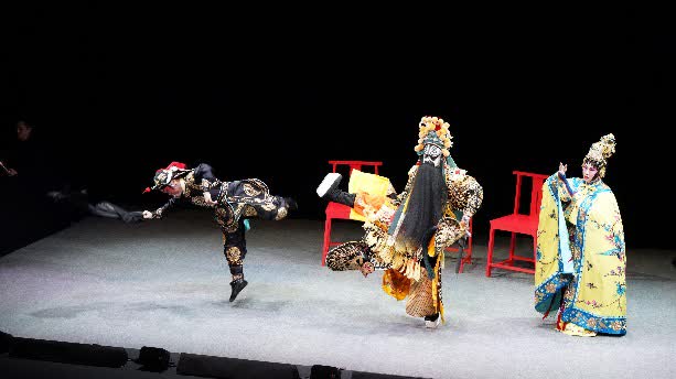 Xiqu Centre presents experimental Cantonese opera 'Farewell My Concubine' in Seoul
