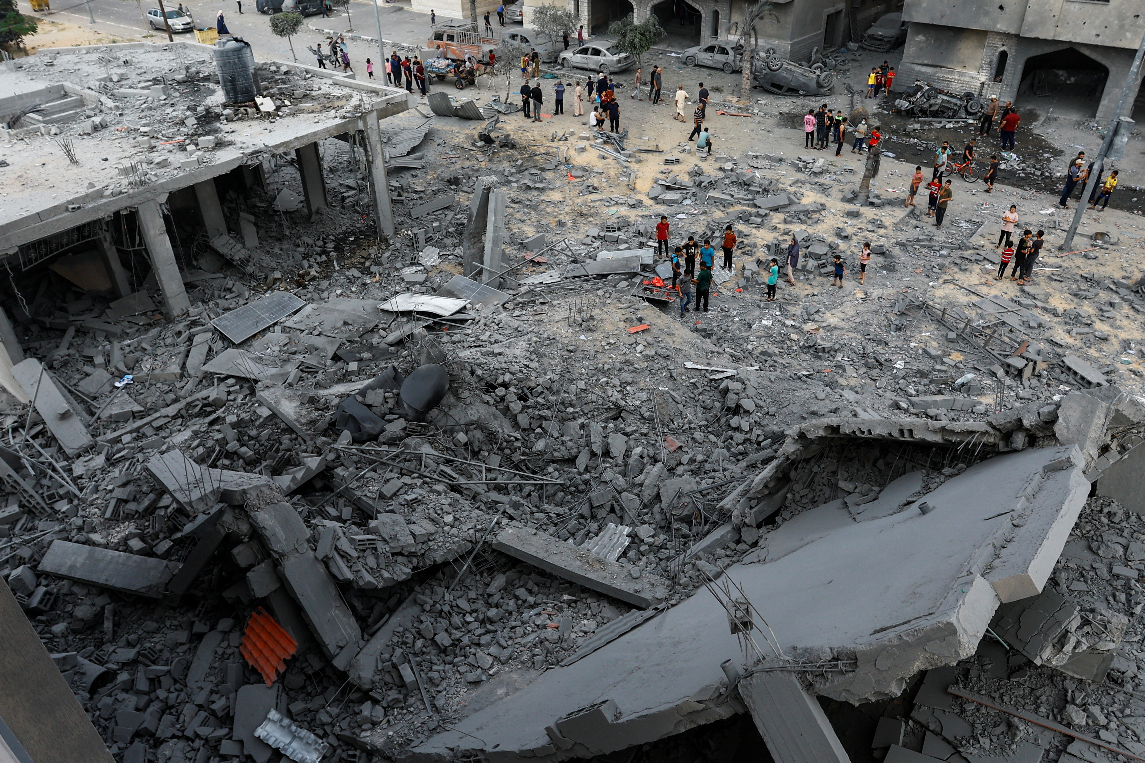 UNGA Urges 'humanitarian Truce' As Gazans Endure Israeli Bombardment ...