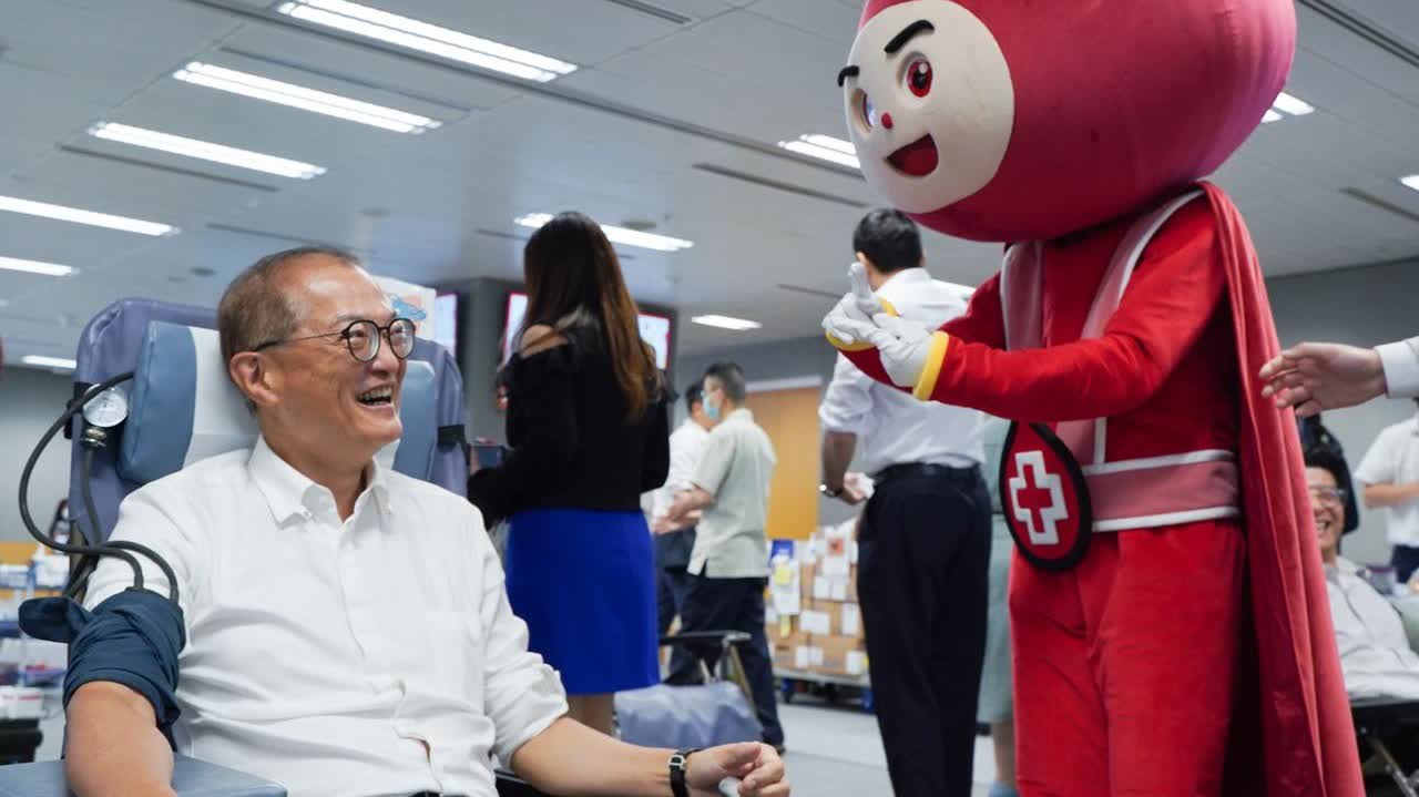 政總一連兩日設流動捐血站 盧寵茂李夏茵挽袖支持 - 港聞 - 點新聞