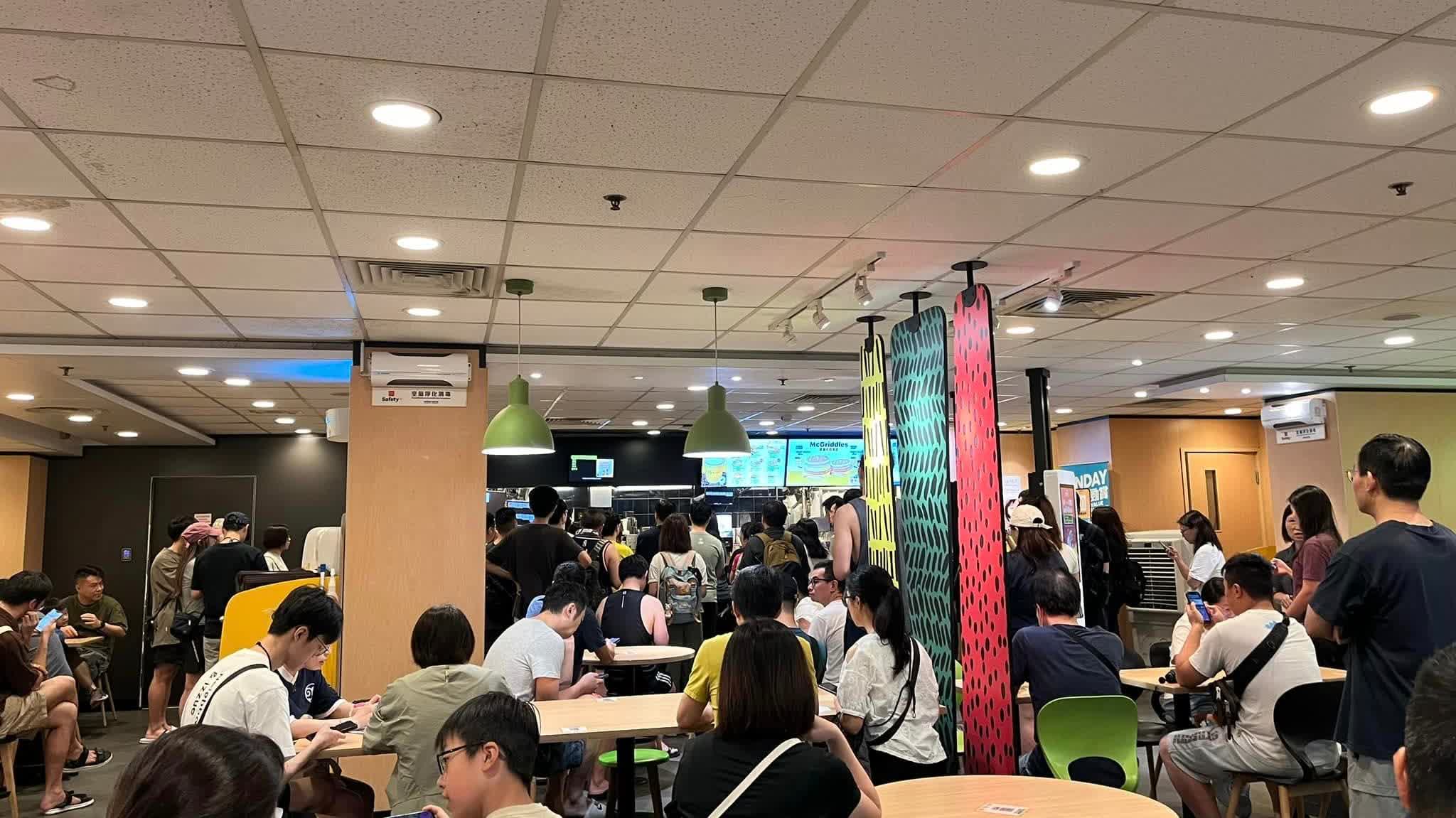 Magic of McGriddles: McDonald's new product attracts huge crowd in HK