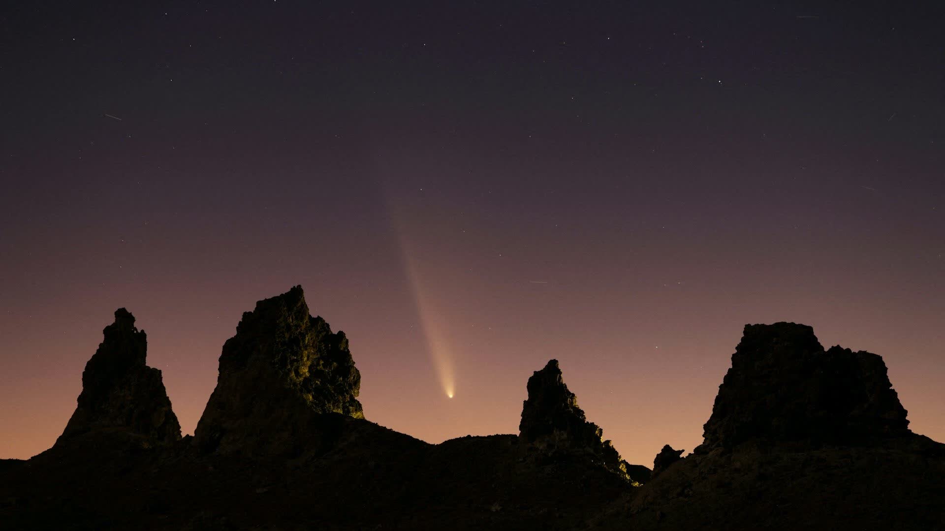 Photos | Last chance to see the brightest comet 'ATLAS' for 60,000 years in the next 3 days