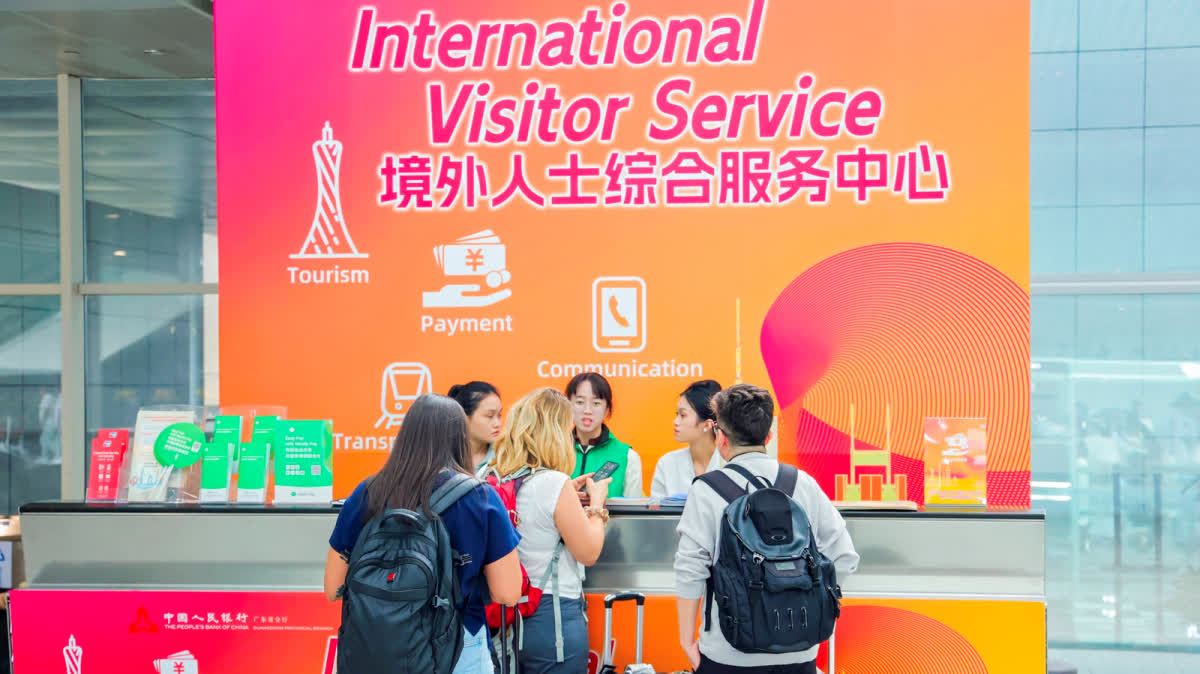 Translation function in WeChat mini-programs facilitates foreign visitors at 136th Canton Fair