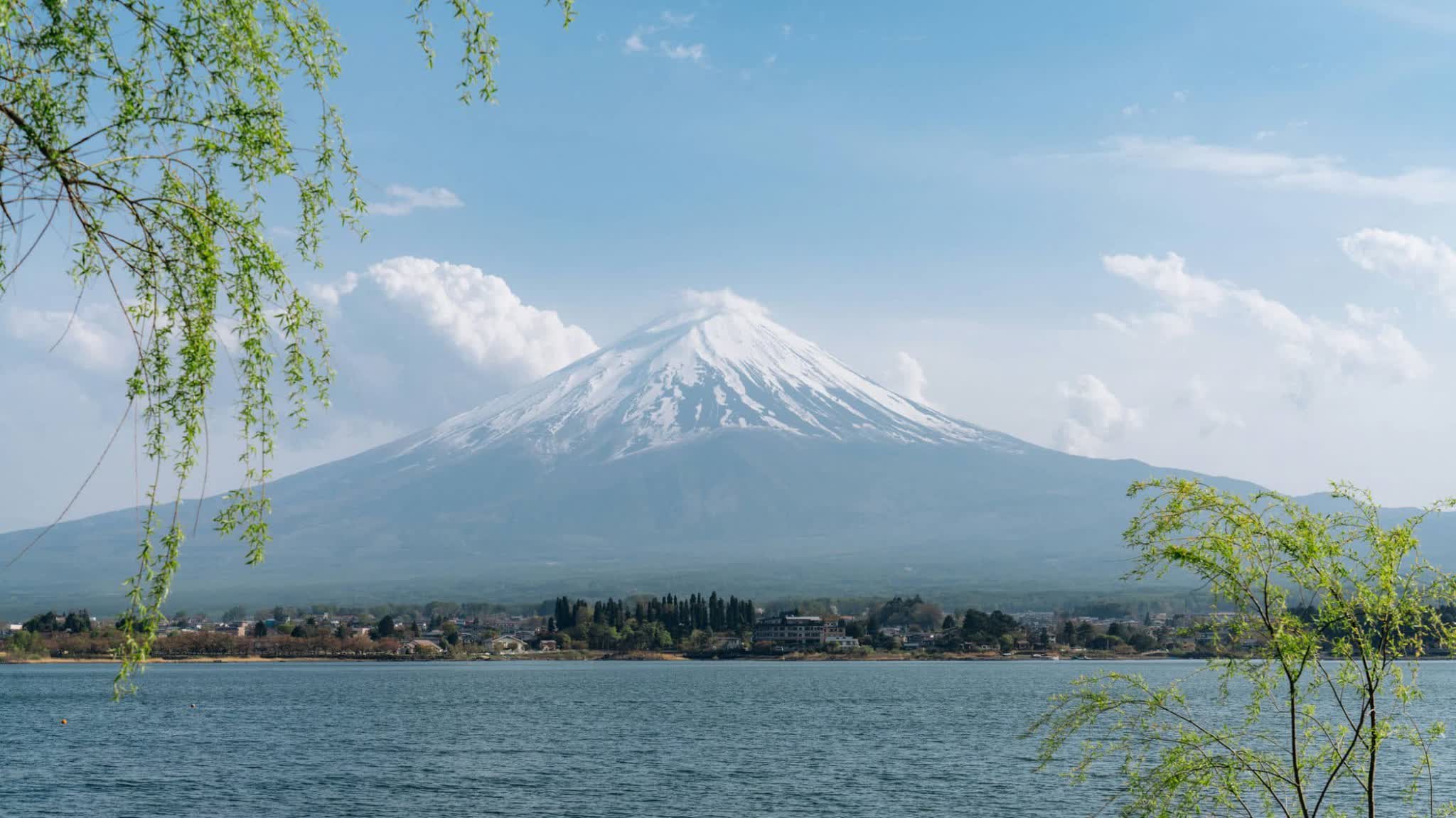 Japan sees record foreign tourist arrivals in September