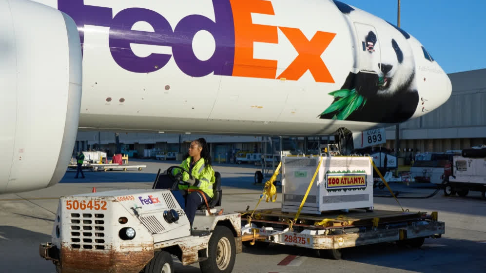 FedEx Panda Express completes first-ever roundtrip deliveries