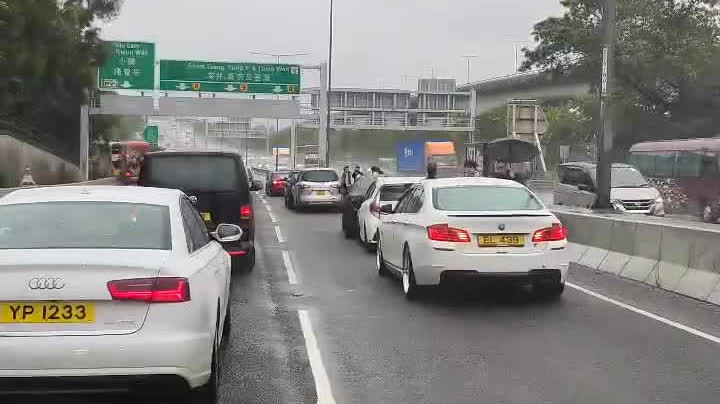 Watch This | Attention! 11 cars involved in Tuen Mun Road traffic accident