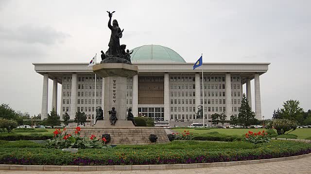 Fire breaks out at S. Korean parliament, with hundreds evacuated: media