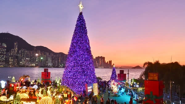 Live | Winter Harbourfront Pyrotechnics | West Kowloon Waterfront Promenade | Dec. 24