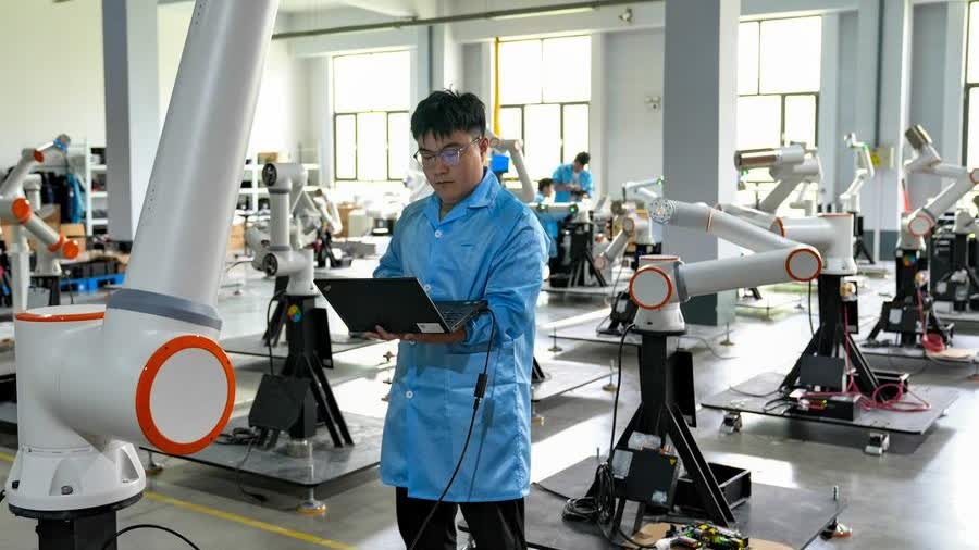 China in need of over 31 mn of smart manufacturing workers by 2035: report
