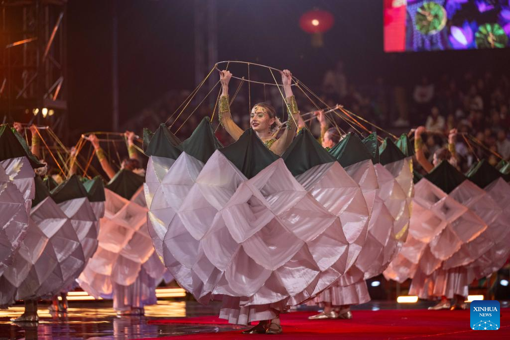 People perform during a parade in celebration of the Chinese New Year in Macao, south China, Jan. 31, 2025. A parade was held Friday by the Macao Government Tourism Office in Macao to celebrate the Chinese New Year, or the Spring Festival. (Xinhua)