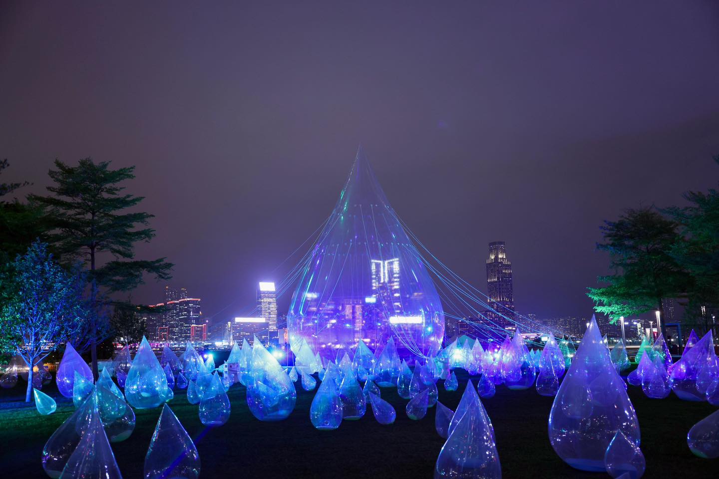 紀念東江水供港60周年「舞動水滴展」今起亮相添馬公園- 港聞- 點新聞